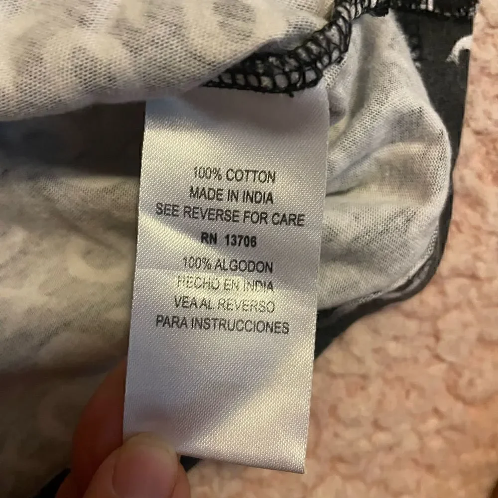 Miki. B xoxo black and white king sleeve size 7